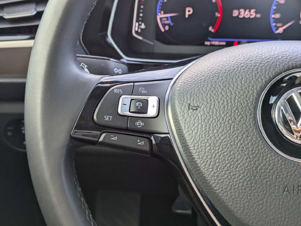 Used 2020 Volkswagen Jetta SEL Premium FWD image 25