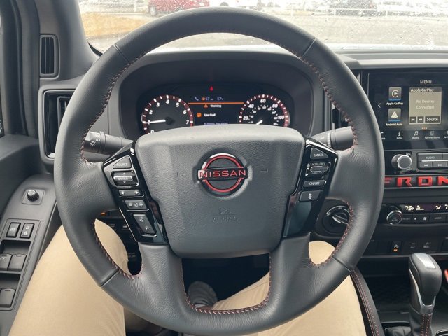 Used 2025 Nissan Frontier PRO-4X image 9