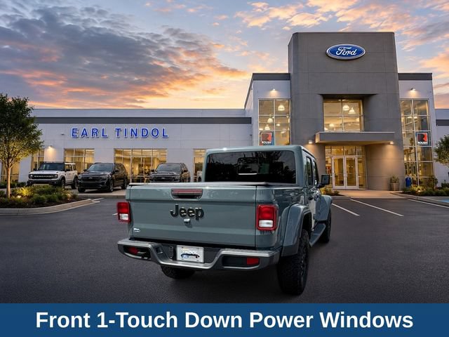 Used 2024 Jeep Gladiator Sport AWD/4WD image 7