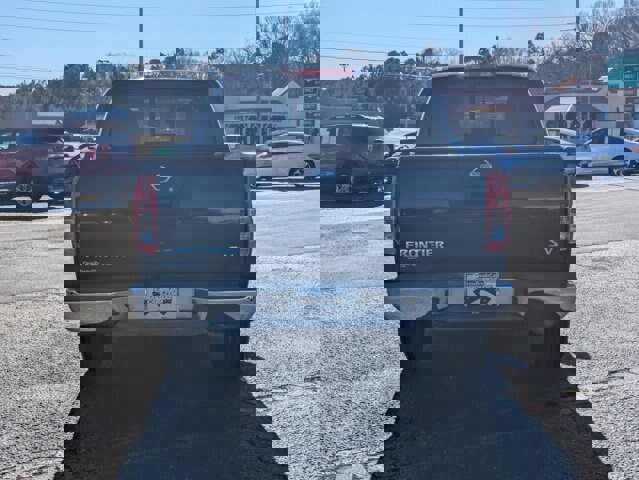 Used 2019 Nissan Frontier SV image 5