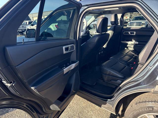 Certified 2022 Ford Explorer XLT w/ Equipment Group 202A image 9
