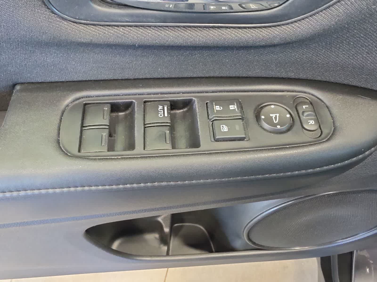 Used 2022 Honda HR-V LX image 16