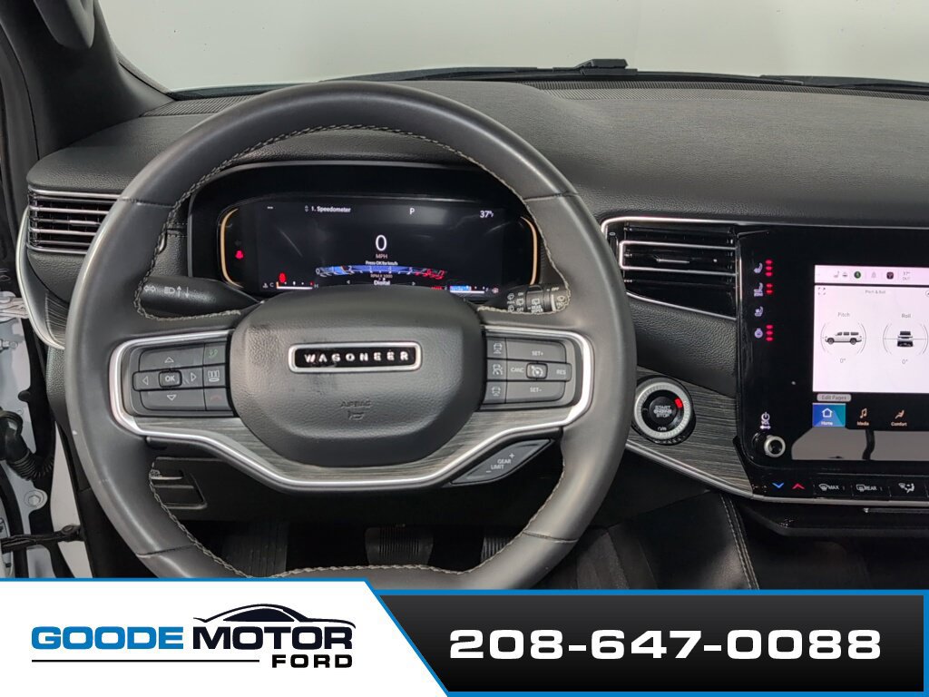 Used 2024 Jeep Wagoneer L Series II AWD/4WD image 12