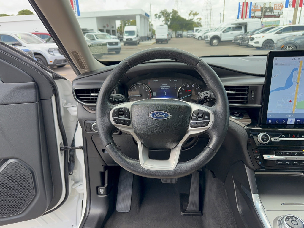 Certified 2023 Ford Explorer Limited w/ Limited Technology Package RWD image 34