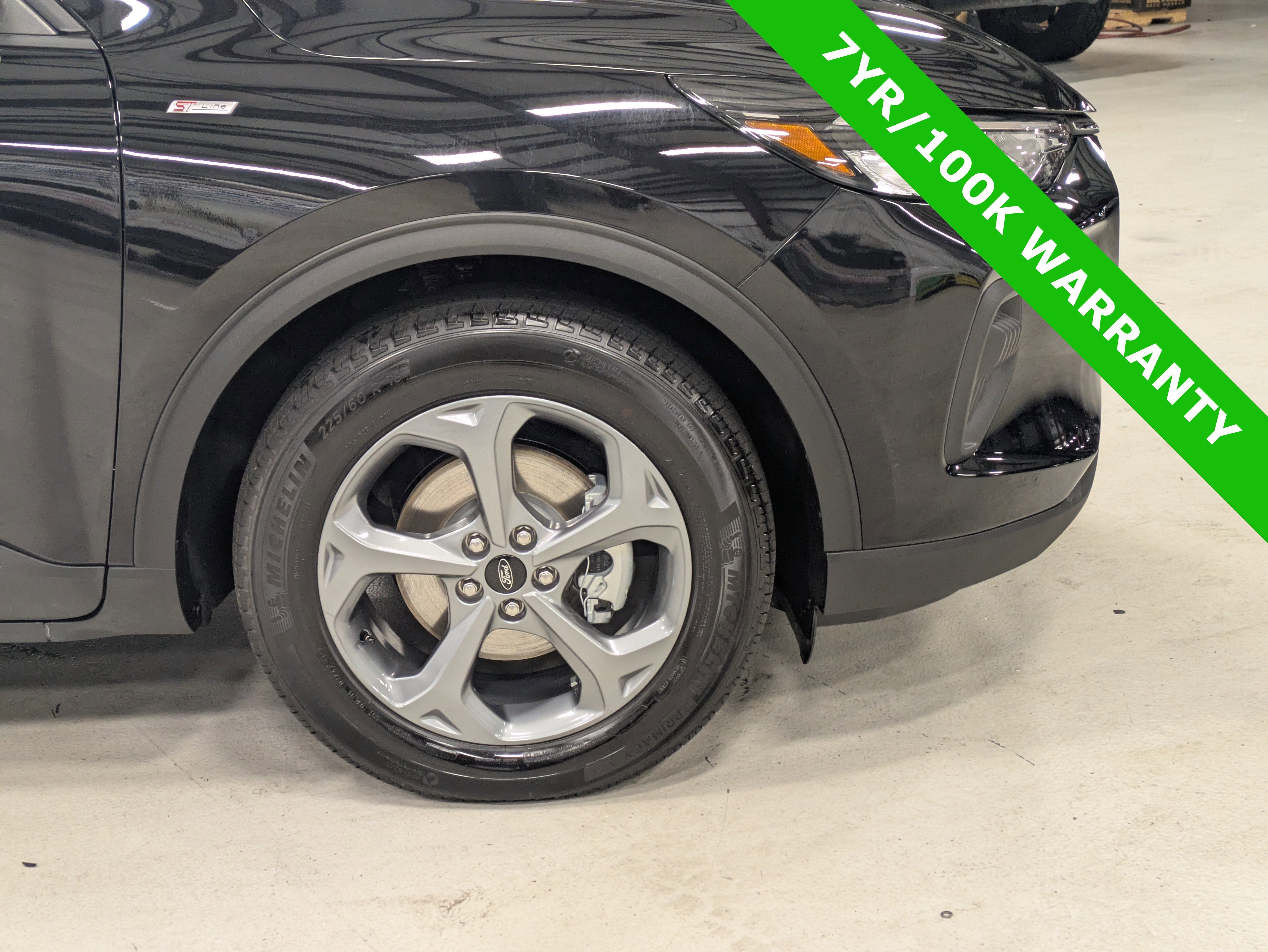 Certified 2025 Ford Escape ST-Line image 11