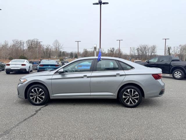 Used 2024 Volkswagen Jetta S image 2