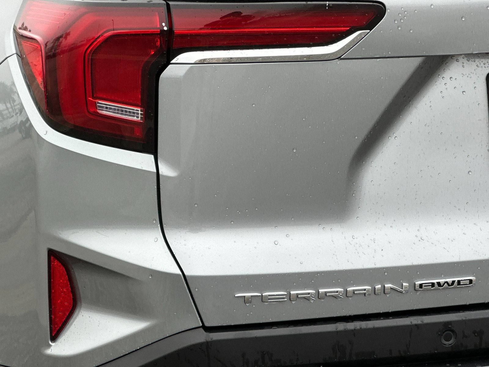 Used 2025 GMC Terrain Elevation image 26