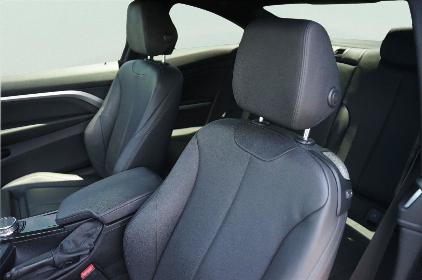 Used 2019 BMW 430i Coupe w/ Convenience Package RWD image 10