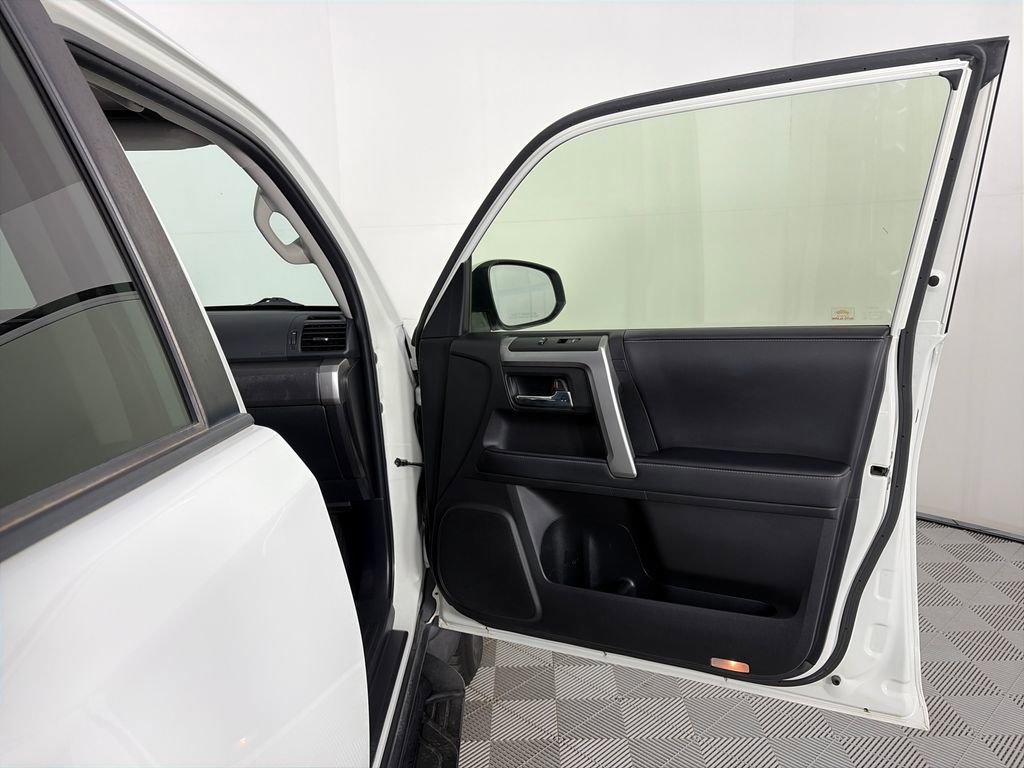 Used 2020 Toyota 4Runner SR5 image 30