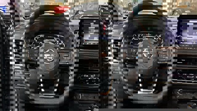 Used 2023 Nissan Rogue SV image 6