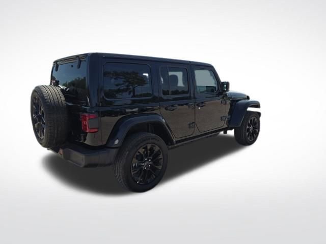 Used 2025 Jeep Wrangler Sahara w/ Safety Group AWD/4WD image 3