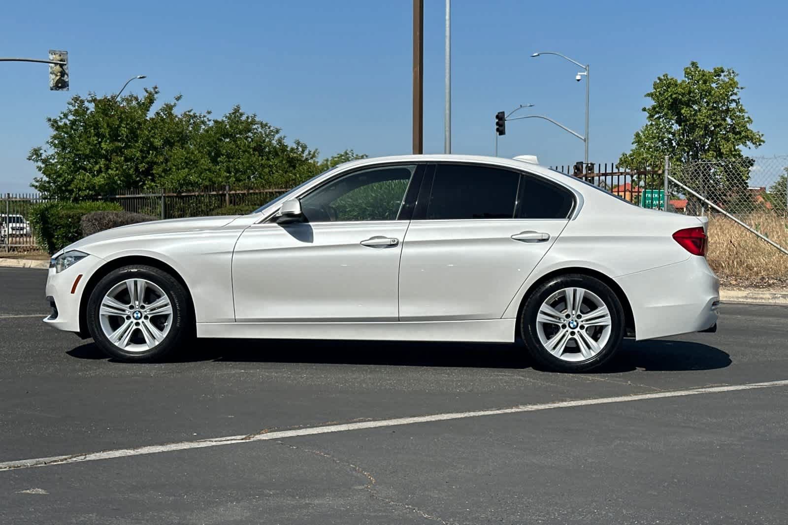 Used 2018 BMW 330i Sedan RWD image 6