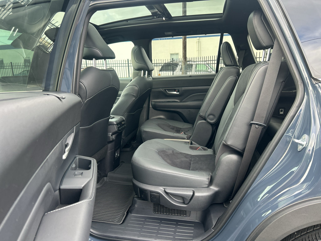 Used 2025 Toyota Grand Highlander AWD Hybrid image 33