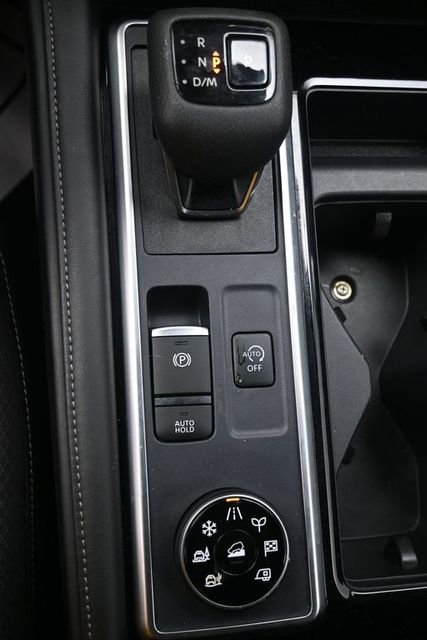Used 2025 Nissan Pathfinder SV AWD/4WD image 13