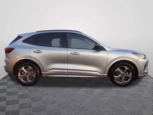 Certified 2024 Ford Escape ST-Line FWD image 4