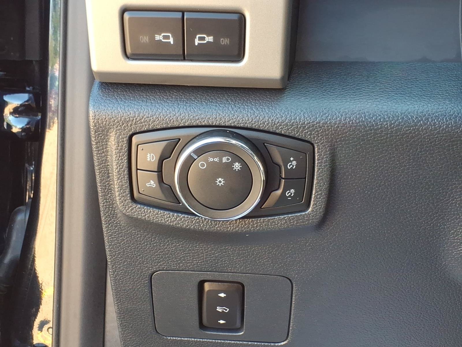 Certified 2022 Ford F450 Lariat w/ Lariat Value Package AWD/4WD image 18
