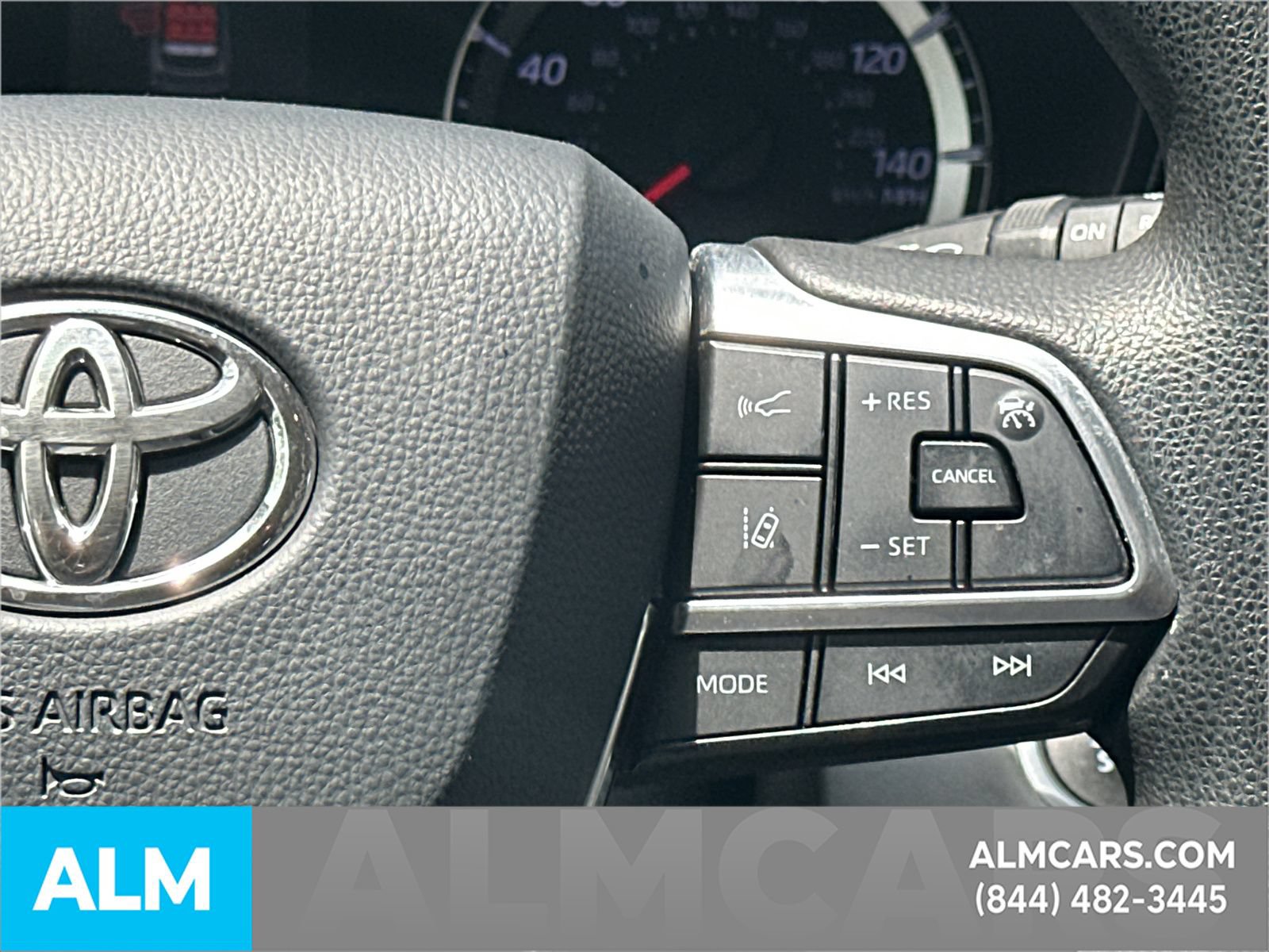 Used 2021 Toyota Highlander L AWD/4WD image 29