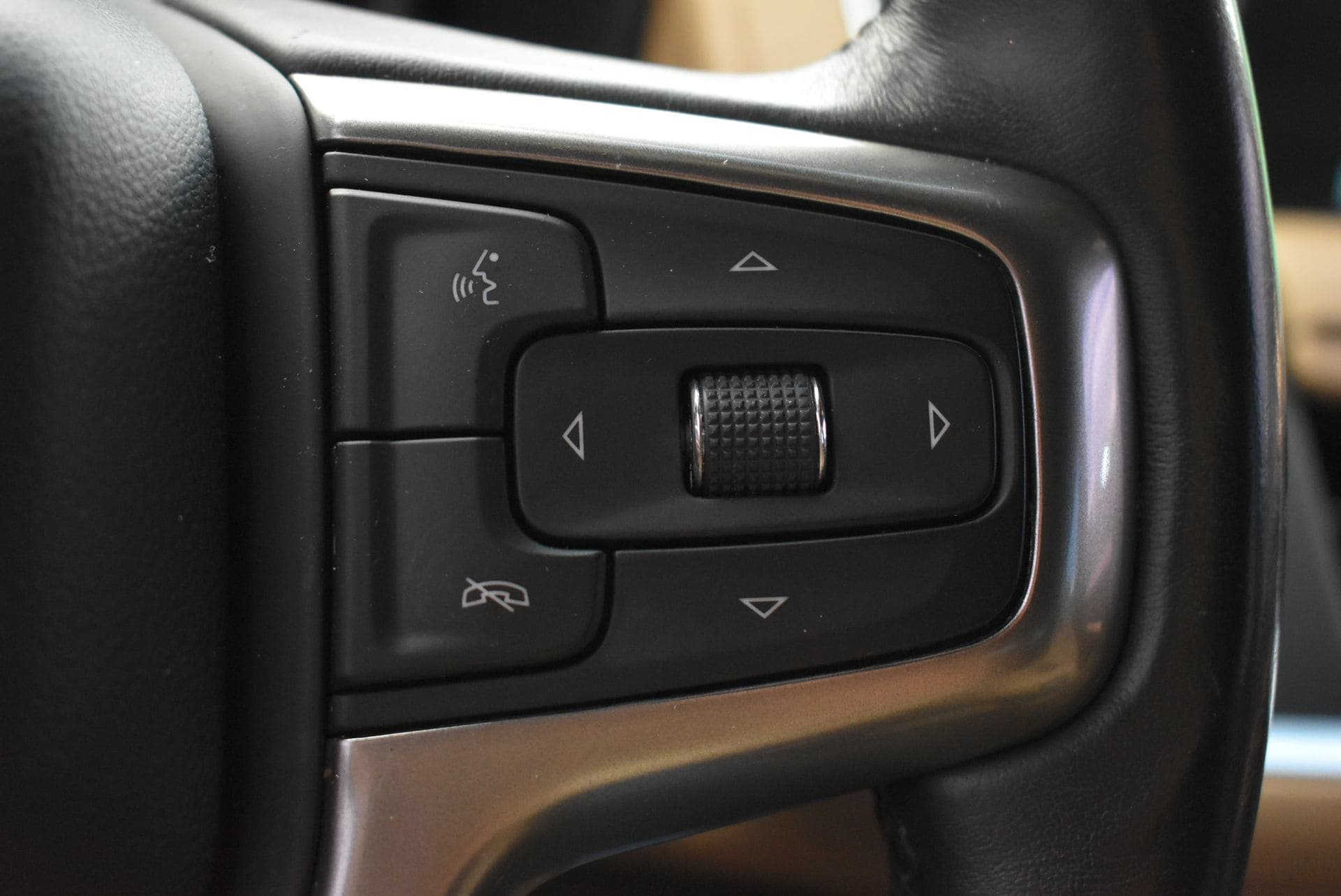 Used 2022 Chevrolet Suburban Premier AWD/4WD image 23