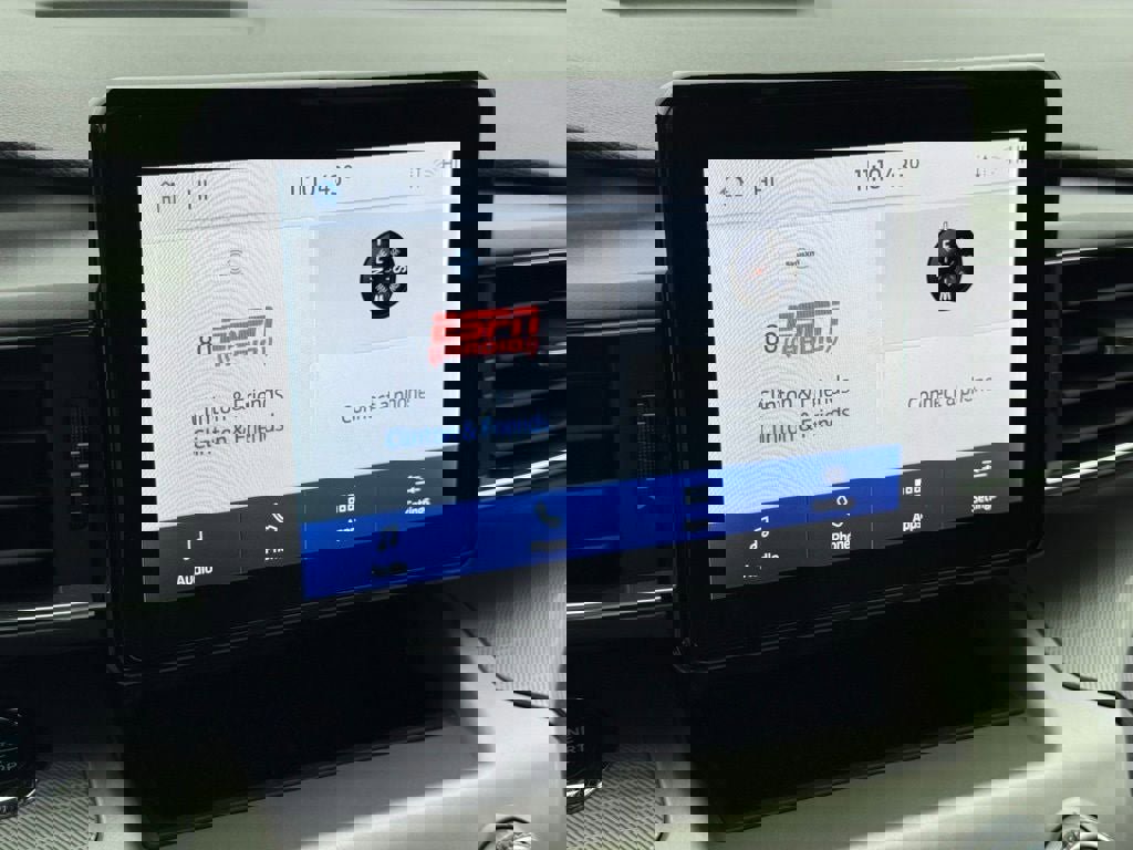 Certified 2022 Ford Explorer XLT w/ Equipment Group 202A image 25