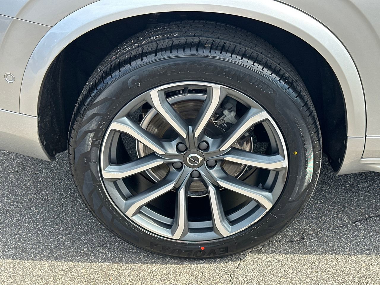 Used 2018 Volvo XC90 T5 Momentum w/ Convenience Package AWD/4WD image 17