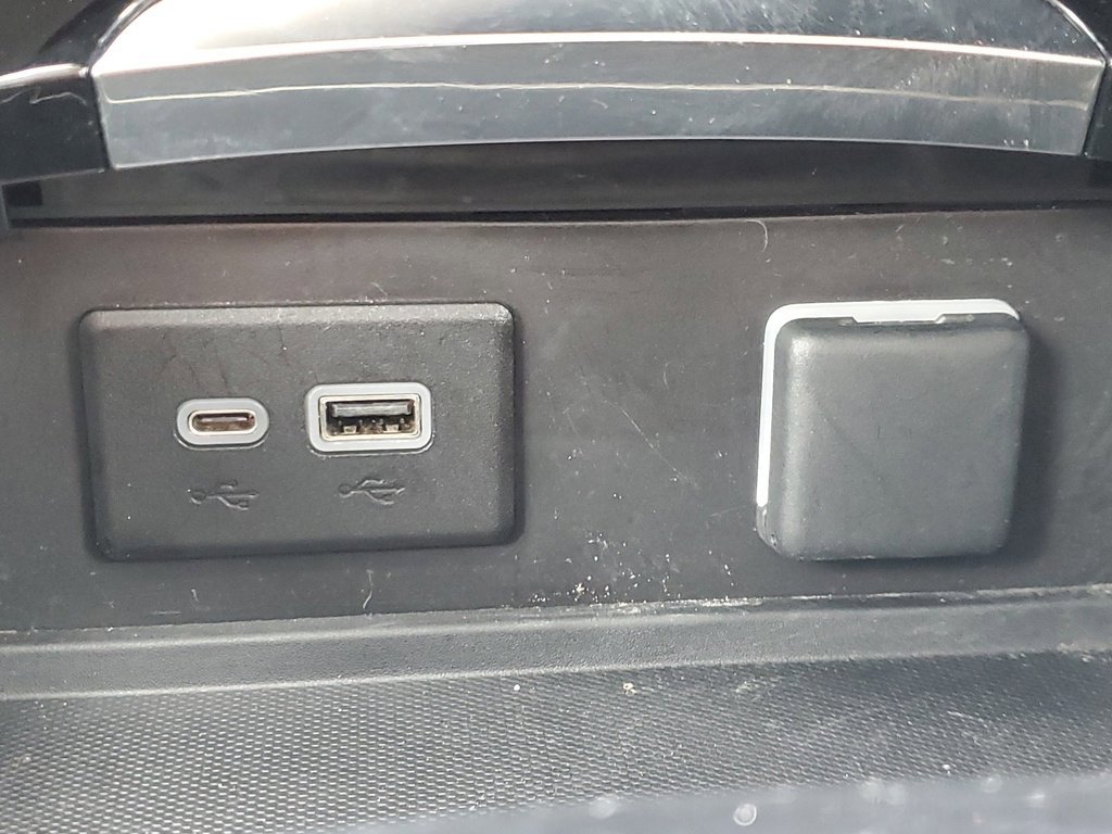 Used 2023 Buick Envision Essence image 34