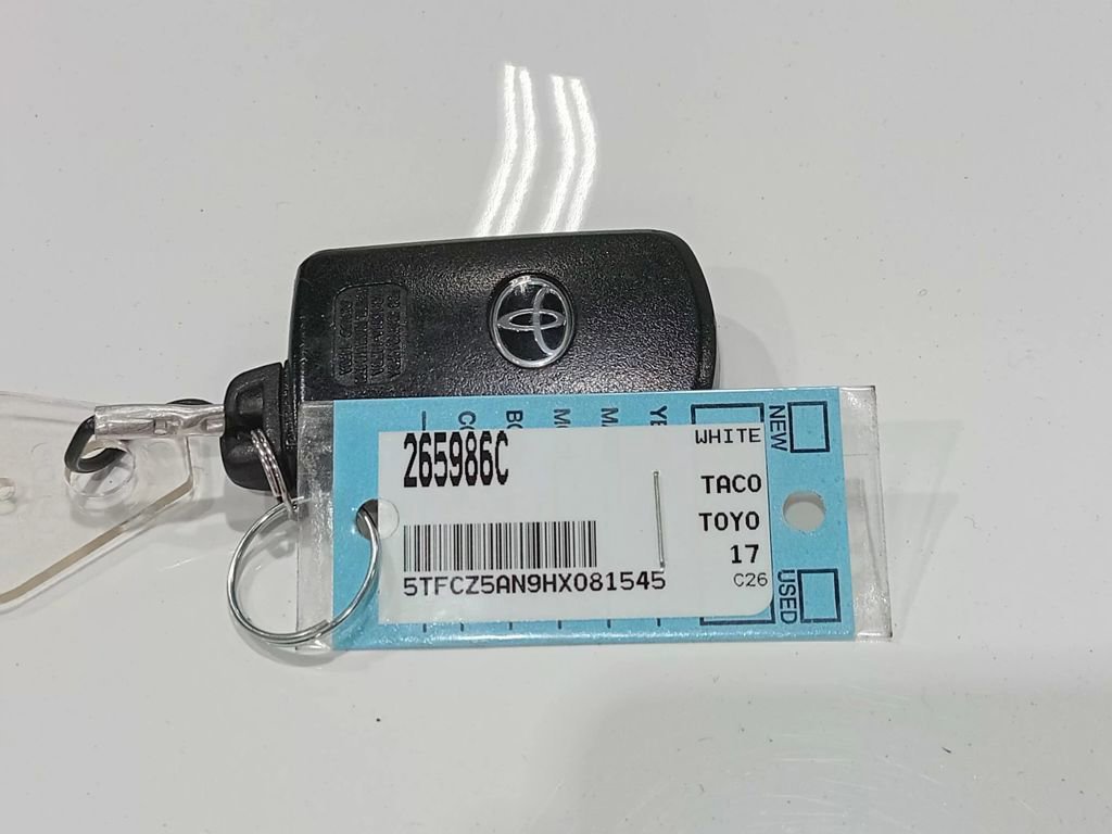 Used 2017 Toyota Tacoma TRD Pro AWD/4WD image 32