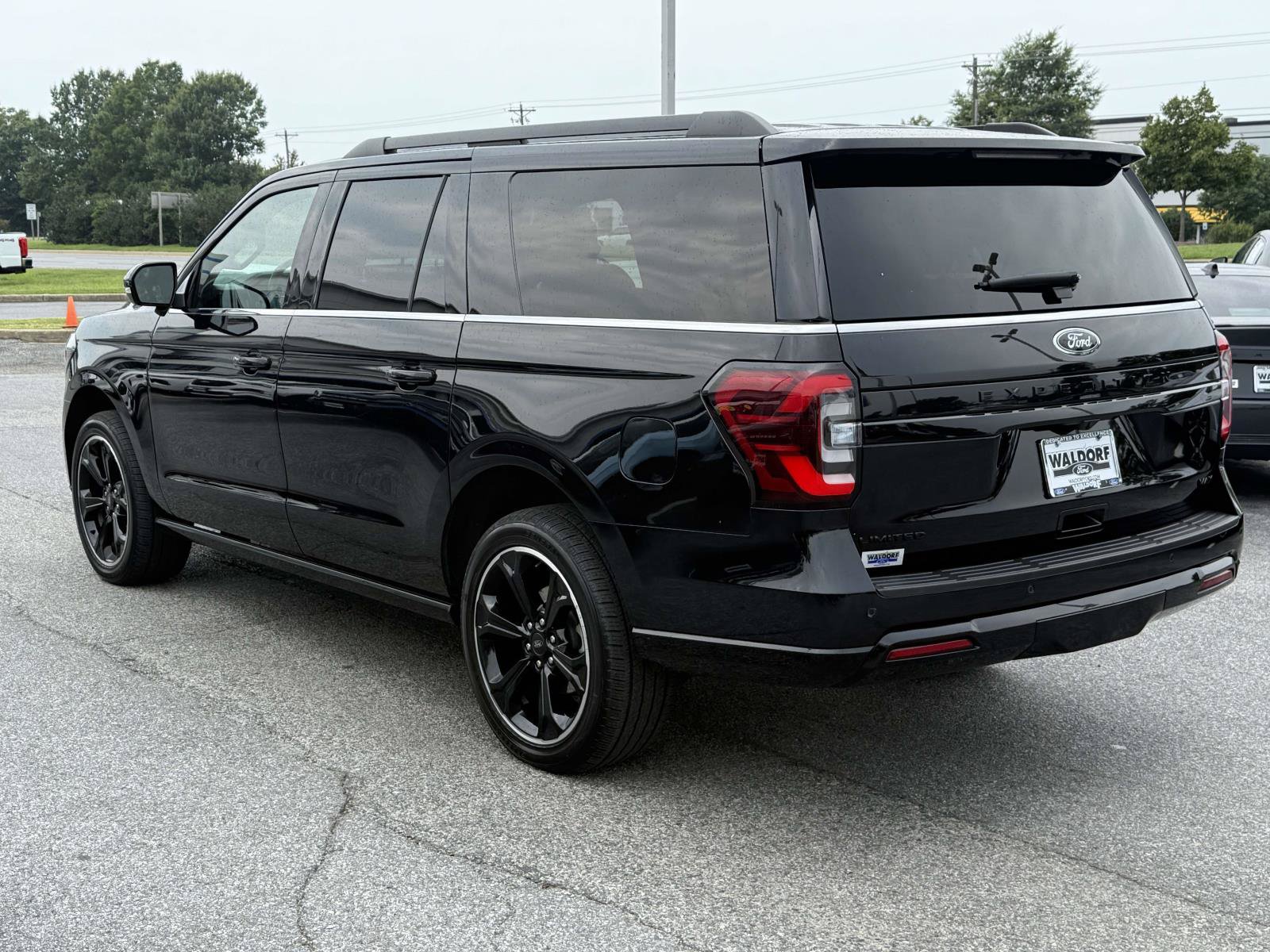Certified 2024 Ford Expedition Max Limited AWD/4WD image 4