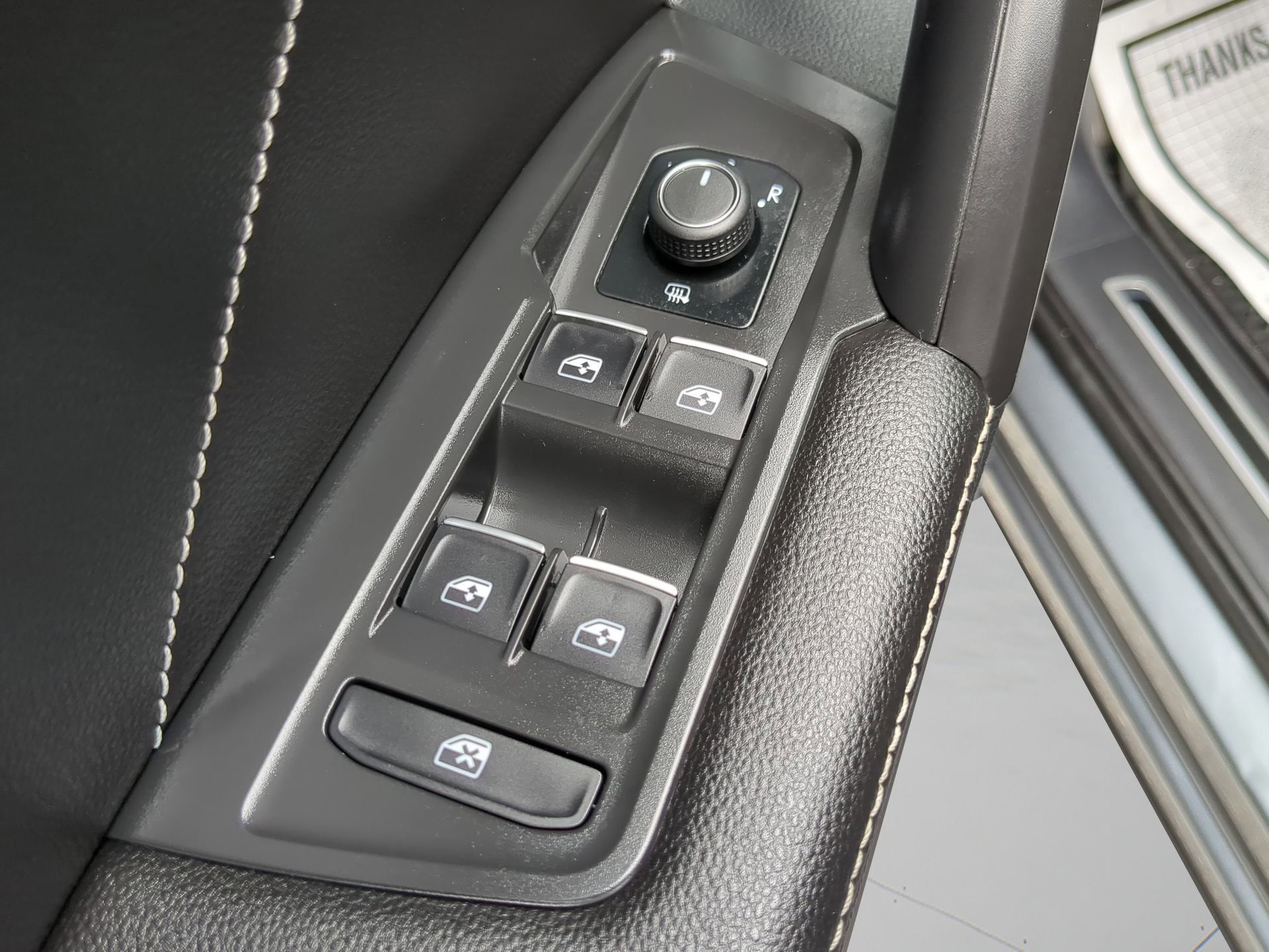 Used 2022 Volkswagen Tiguan SE R-Line image 63