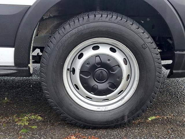 Certified 2019 Ford Transit 250 130 Low Roof RWD image 9