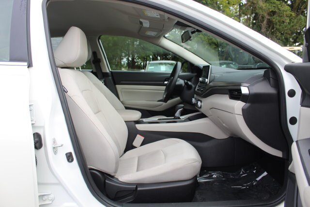 Used 2025 Nissan Altima 2.5 SV FWD image 23