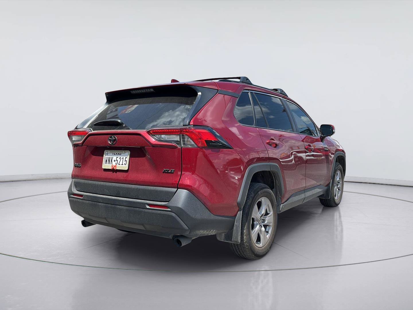 Used 2025 Toyota RAV4 XLE FWD image 4