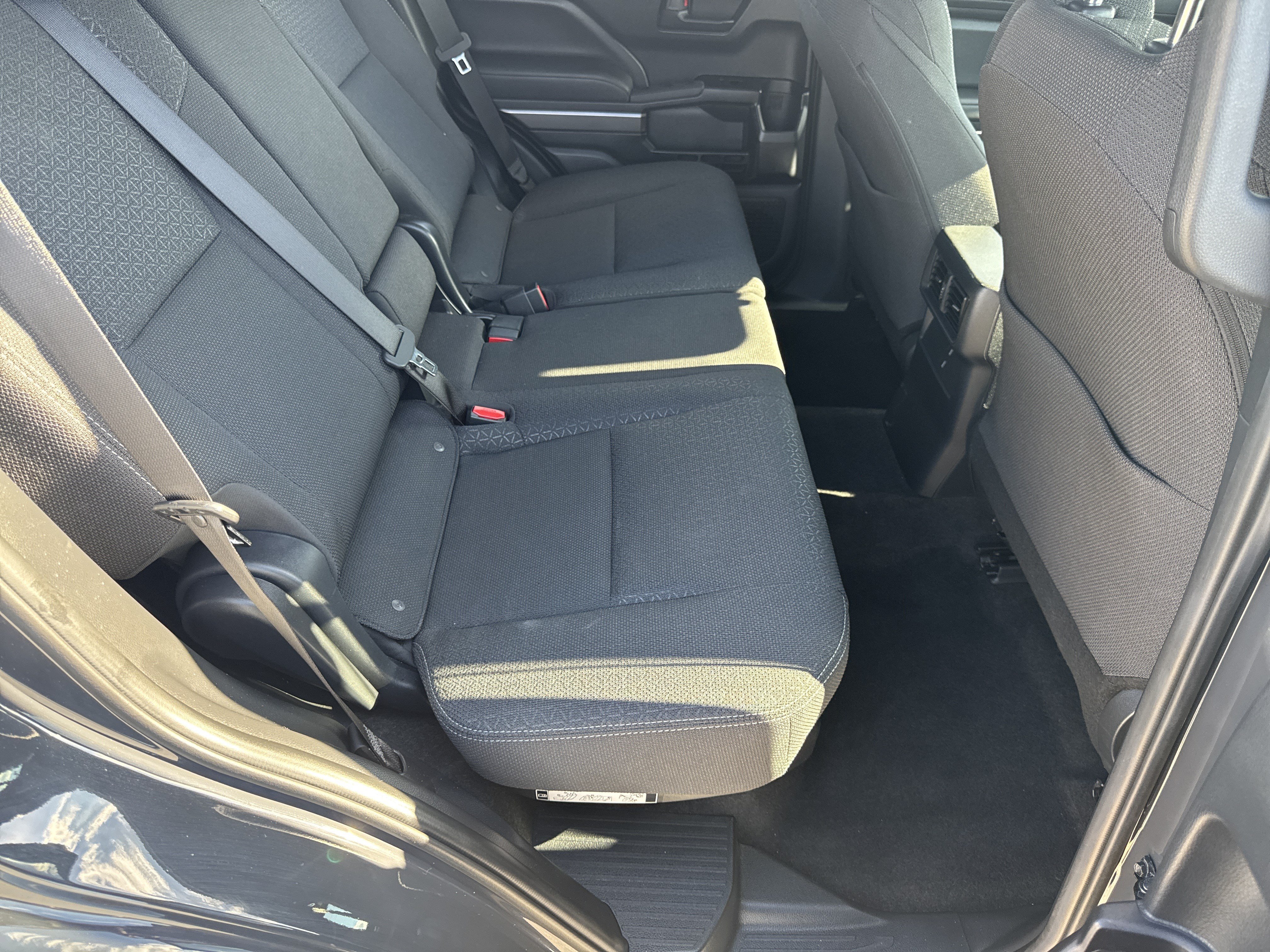 Used 2025 Toyota 4Runner SR5 AWD/4WD image 16