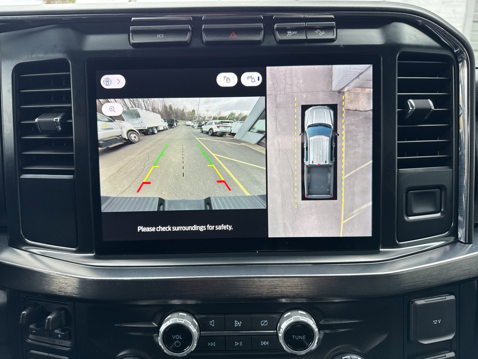 Certified 2024 Ford F250 Lariat w/ FX4 Off-Road Package image 23