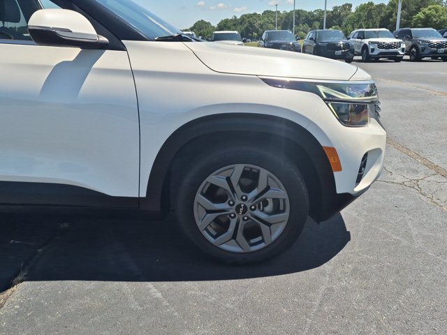 Used 2024 Kia Seltos S FWD image 11
