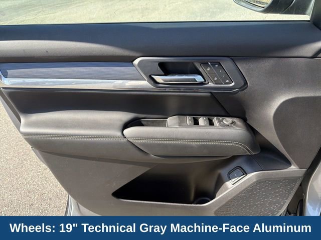 Used 2025 GMC Terrain Elevation w/ Elevation Premium Package image 21