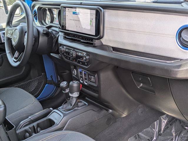Used 2025 Jeep Wrangler Sport AWD/4WD image 21