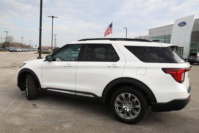 Certified 2025 Ford Explorer Active w/ Active Comfort Package image 8