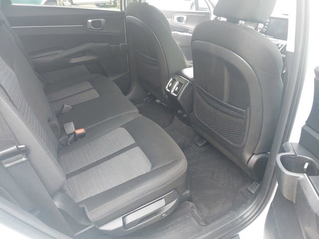 Used 2021 Kia Sorento LX image 11