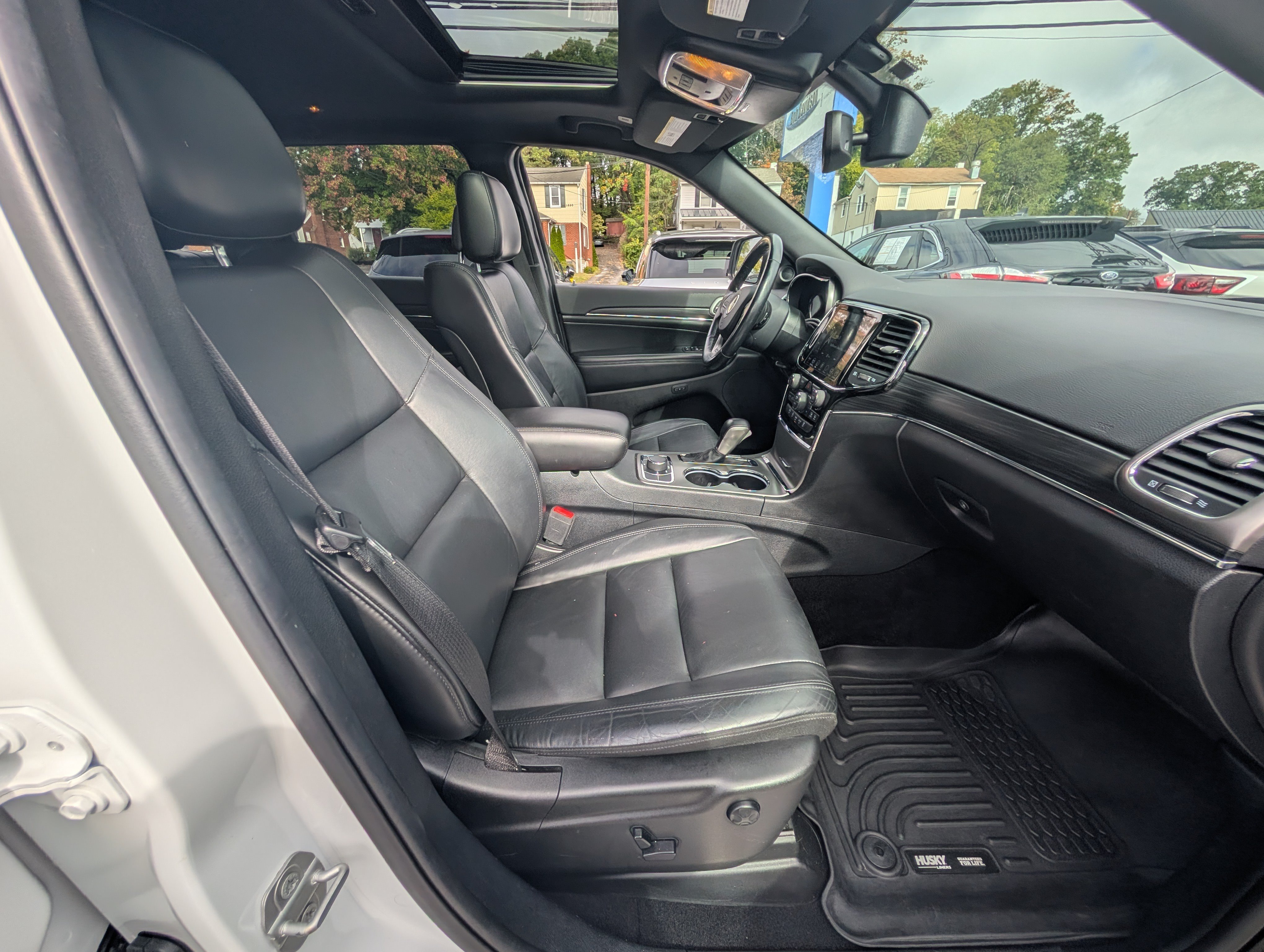 Used 2020 Jeep Grand Cherokee Limited AWD/4WD image 12