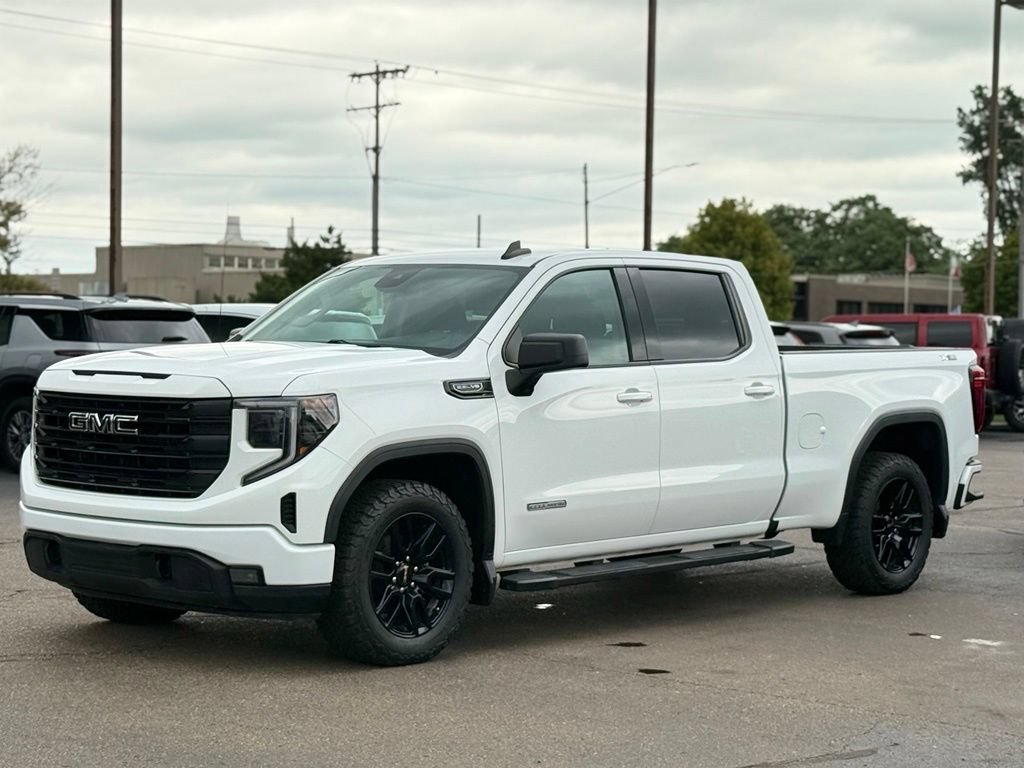 Used 2023 GMC Sierra 1500 Elevation w/ LPO, Elevation Black Package AWD/4WD image 39
