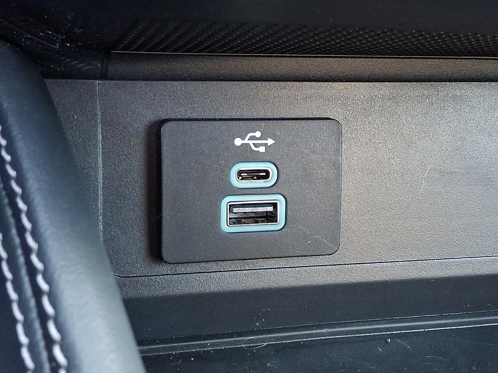 Certified 2025 Ford Mustang Premium image 25