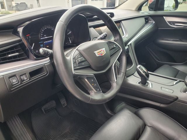 Used 2017 Cadillac XT5 Luxury w/ Driver Awareness Package FWD image 10