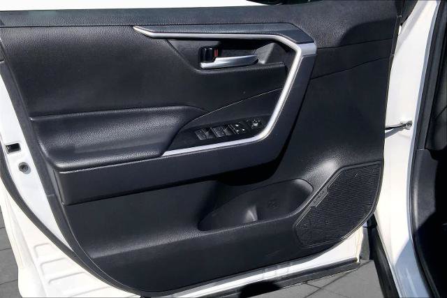 Used 2025 Toyota RAV4 XLE AWD/4WD image 22