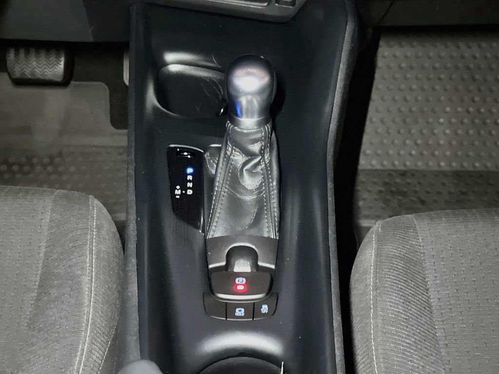 Used 2018 Toyota C-HR XLE FWD image 16