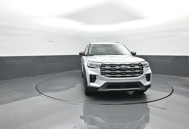 Certified 2025 Ford Explorer Active w/ Active Comfort Package AWD/4WD image 2