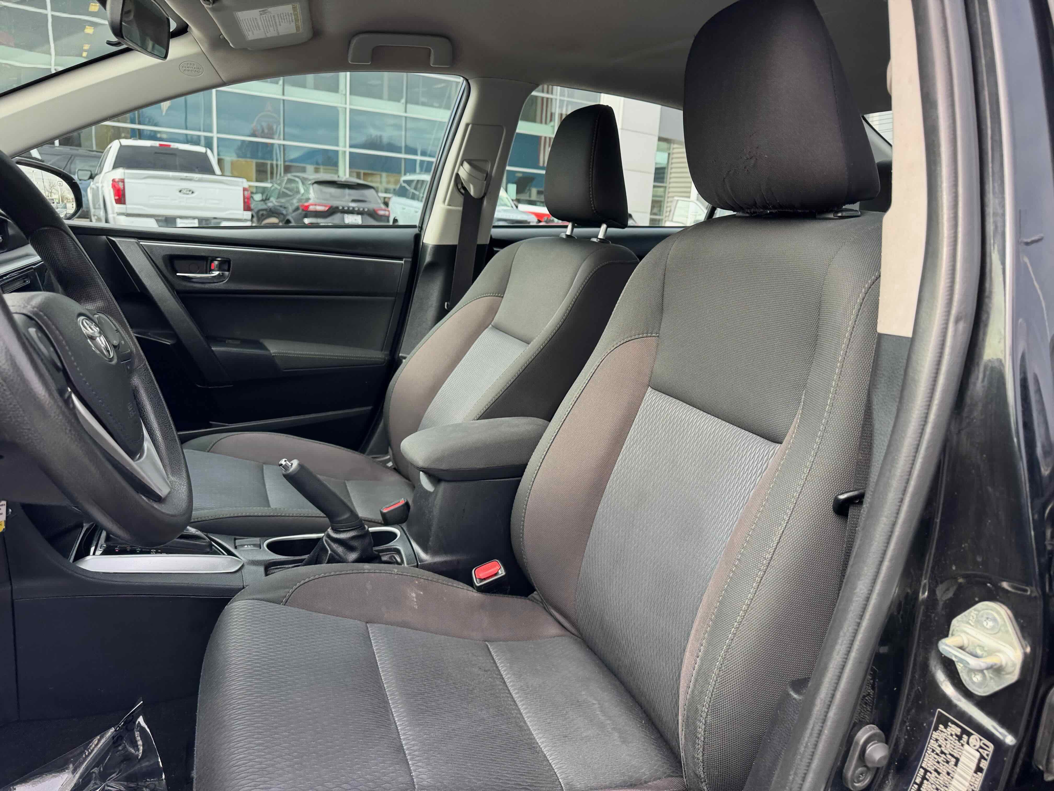 Used 2018 Toyota Corolla LE image 15