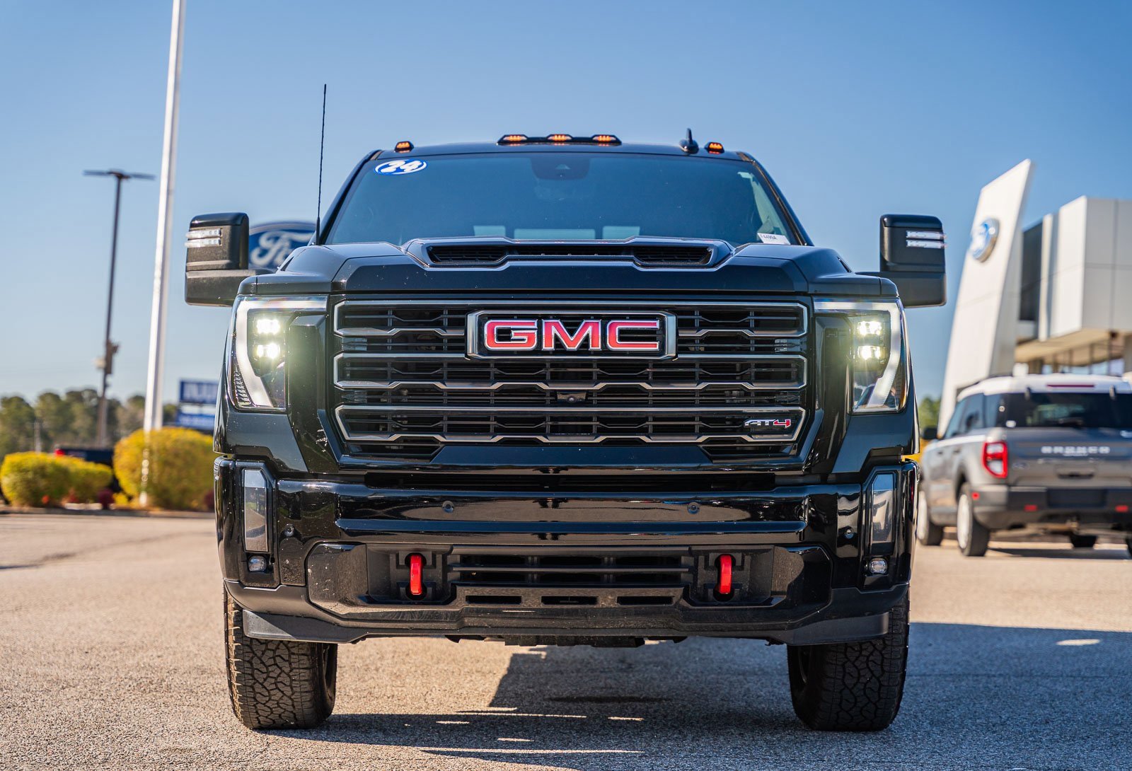 Used 2024 GMC Sierra 2500 AT4 w/ AT4 Premium Plus Package image 9