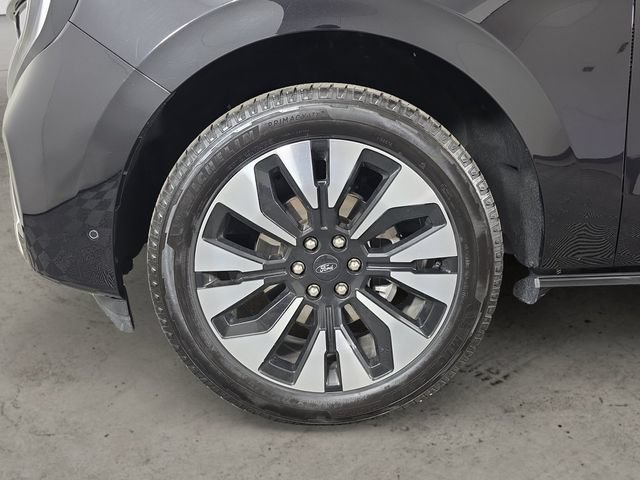 Certified 2025 Ford Expedition Platinum w/ Driver's Package AWD/4WD image 9