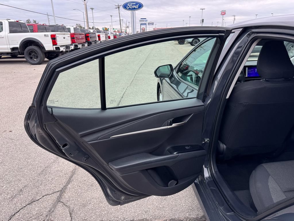 Used 2025 Toyota Camry LE image 15
