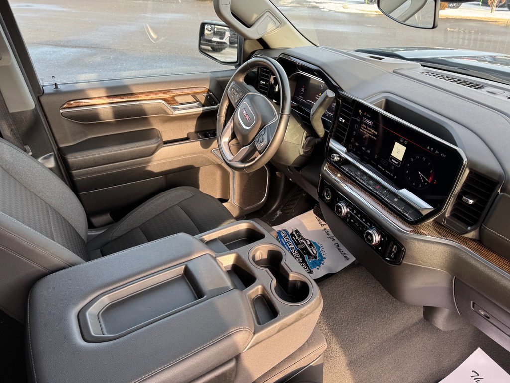 Used 2024 GMC Sierra 1500 SLE image 14